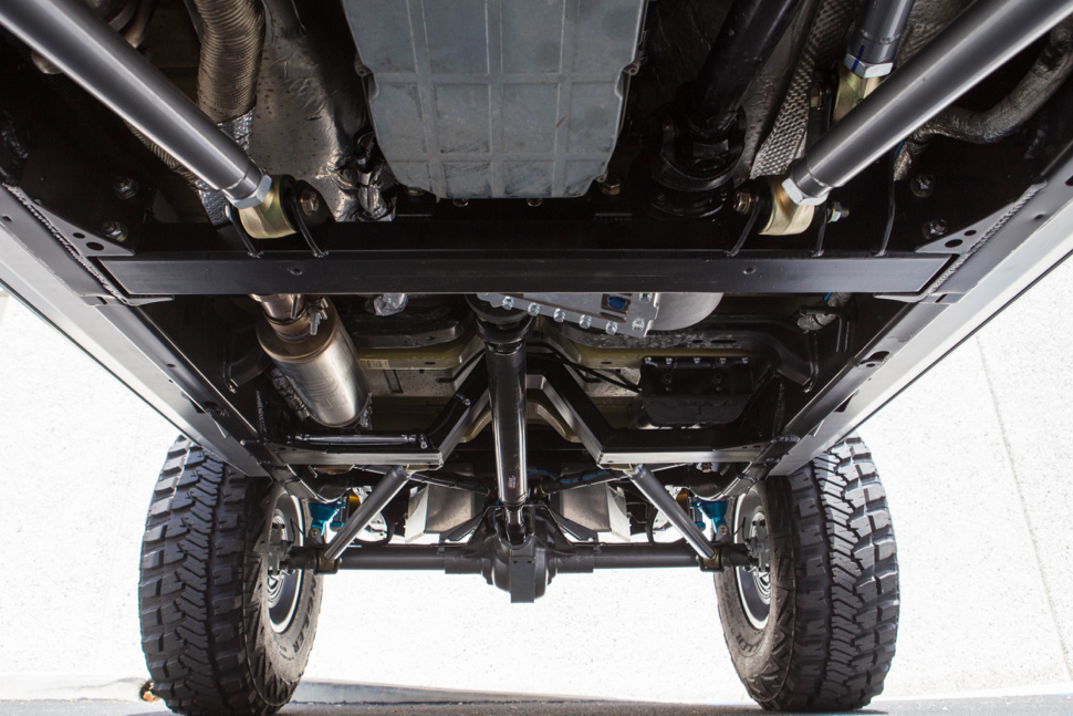 JEEP JK FLAT BELLY CROSSMEMBER KIT W/ SKID PLATE Seven Slot Off Road